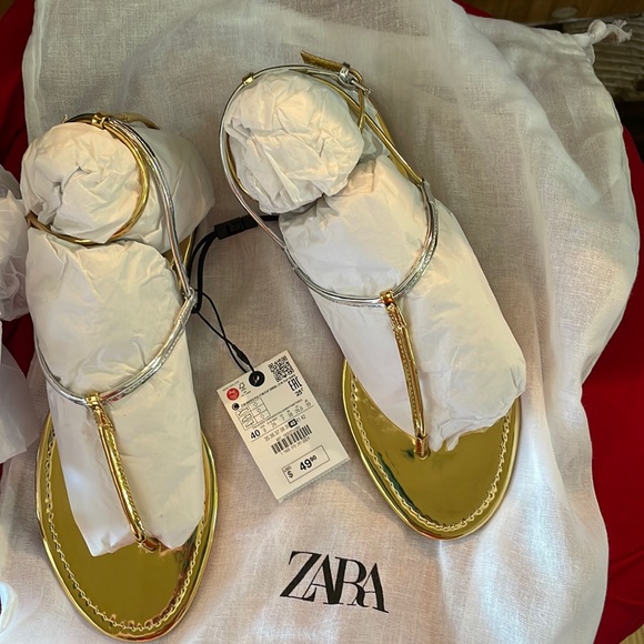 Zara. Flat Metallic sandals  size 9 US brand new - Picture 1 of 4